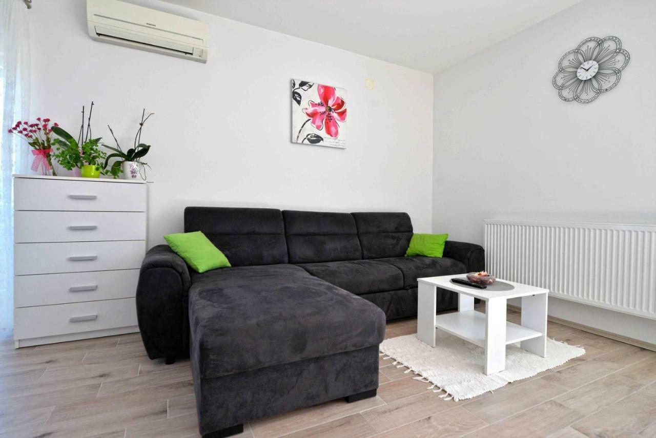 Apartment Kristina Муртер Экстерьер фото